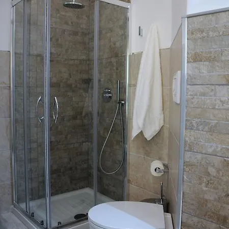 Casa de hóspedes Piazza Martiri 2*