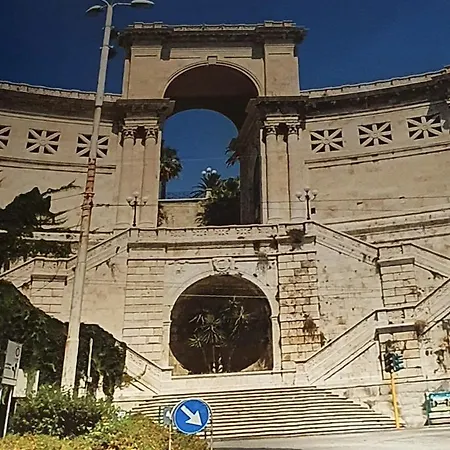 Piazza Martiri 2*